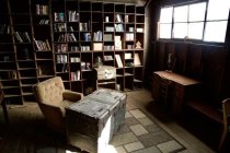 los_angeles_film_locations_standing_sets_vintage_room_2_06